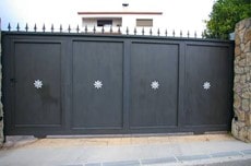 Servicio de fabricación de puertas